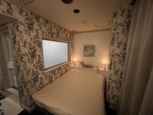 シャトン(新宿区/ラブホテル)の写真『303号室ベッド』by 体系がたこ焼き