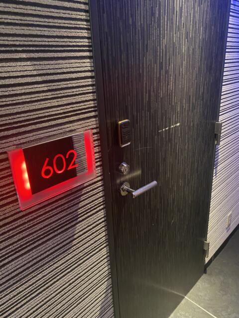 HOTEL EMERALD（エメラルド）(品川区/ラブホテル)の写真『602号室　玄関ドア』by たんげ8008