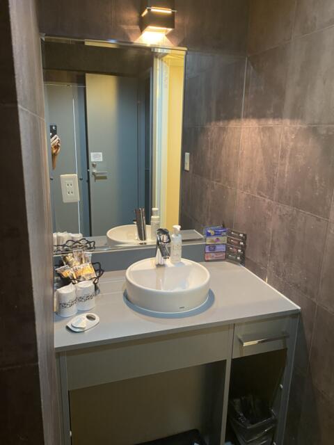 HOTEL EMERALD（エメラルド）(品川区/ラブホテル)の写真『602号室　洗面台』by たんげ8008