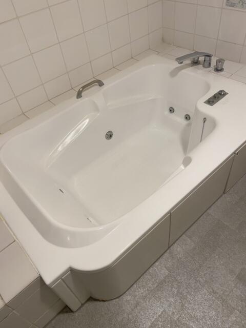 HOTEL grandir(ｸﾞﾗﾝﾃﾞｨｰﾙ)(横浜市南区/ラブホテル)の写真『601号室(浴室浴槽)』by こねほ