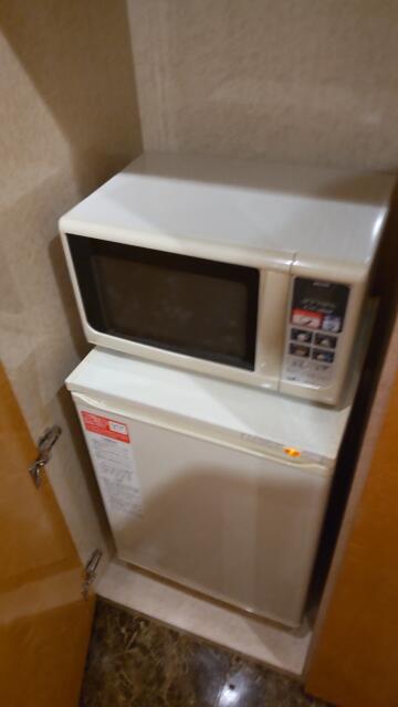Monbijou（モンビジュー）(新宿区/ラブホテル)の写真『401号室・壁の中の電子レンジ、冷蔵庫』by 郷ひろし（運営スタッフ）