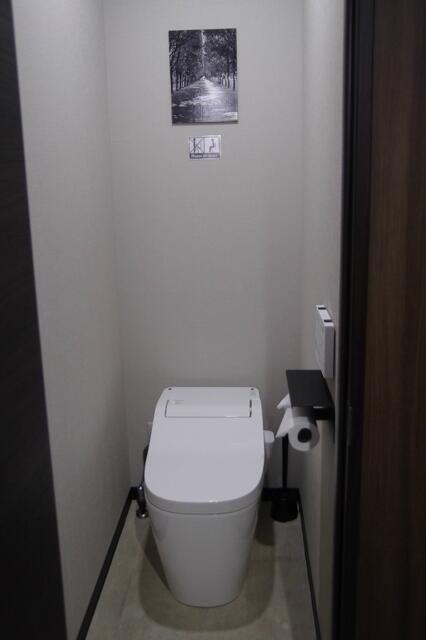 Petit HOTEL mio（ミオ）(さいたま市大宮区/ラブホテル)の写真『06号室　洗浄機能付きトイレ』by マーケンワン