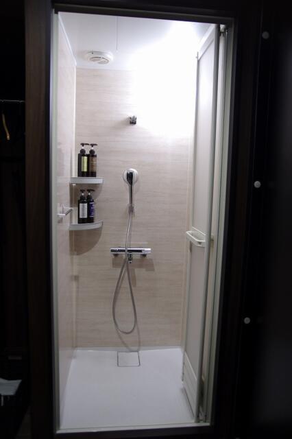 Petit HOTEL mio（ミオ）(さいたま市大宮区/ラブホテル)の写真『06号室　シャワールーム』by マーケンワン