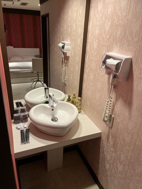 兎我野ホテル(大阪市/ラブホテル)の写真『408号室　洗面台』by 神戸のりんごちゃん