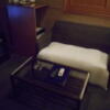 キャメルイン(立川市/ラブホテル)の写真『211号室、テーブルとソファー』by もんが～