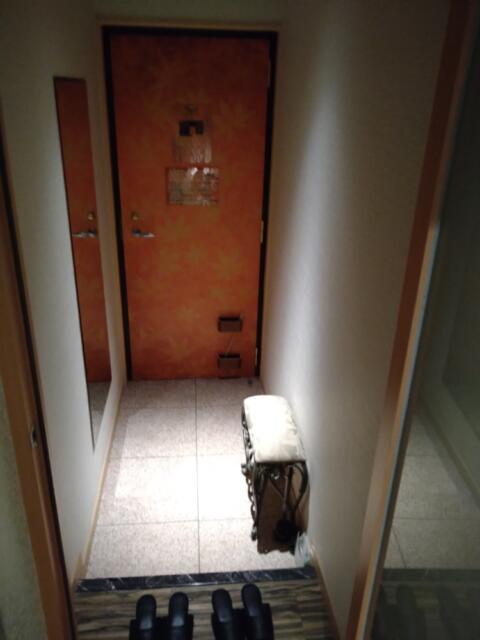 LUSSO CROCE ASIAN RESORT(横浜市南区/ラブホテル)の写真『703号室 室内から見た玄関』by なめろう