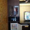 LUSSO CROCE ASIAN RESORT(横浜市南区/ラブホテル)の写真『703号室 ２階テレビの横に上から食器類、電子レンジ、販売用冷蔵庫』by なめろう