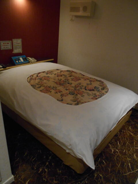 ホテルシティ(立川市/ラブホテル)の写真『407号室、ベッド』by もんが～