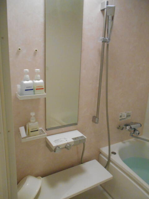 ホテルシティ(立川市/ラブホテル)の写真『407号室、シャワー』by もんが～