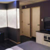 メタルウエーブ(墨田区/ラブホテル)の写真『405号室 ベッド周辺（１）』by 午前３時のティッシュタイム