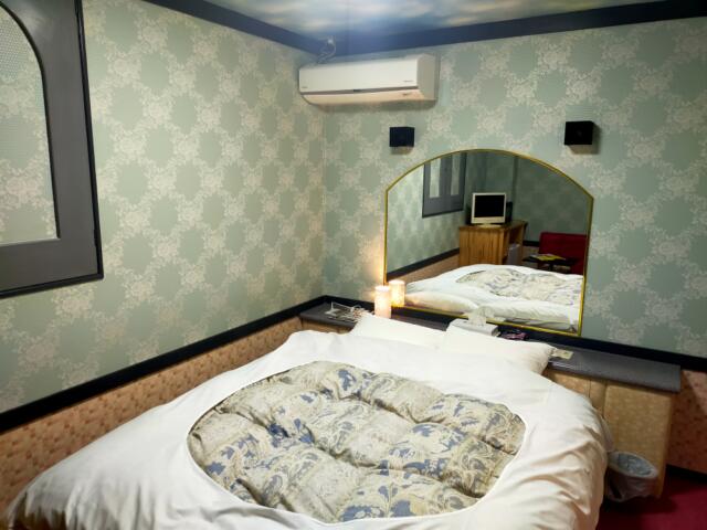 ホテル・アイ(長野市/ラブホテル)の写真『103号室、ベッド』by kitami