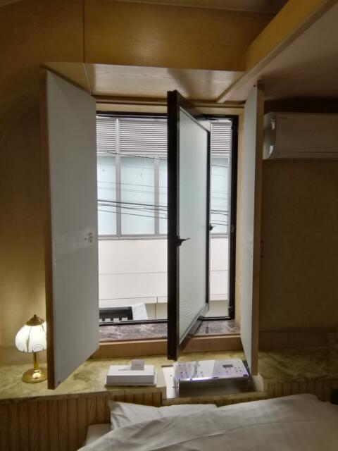 HOTEL LEHUA（レフア）(世田谷区/ラブホテル)の写真『205号室、部屋からの景色。(23,10)』by キジ