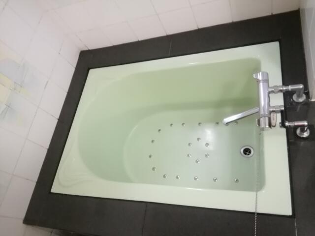 HOTEL LEHUA（レフア）(世田谷区/ラブホテル)の写真『205号室、浴槽です。(23,10)』by キジ