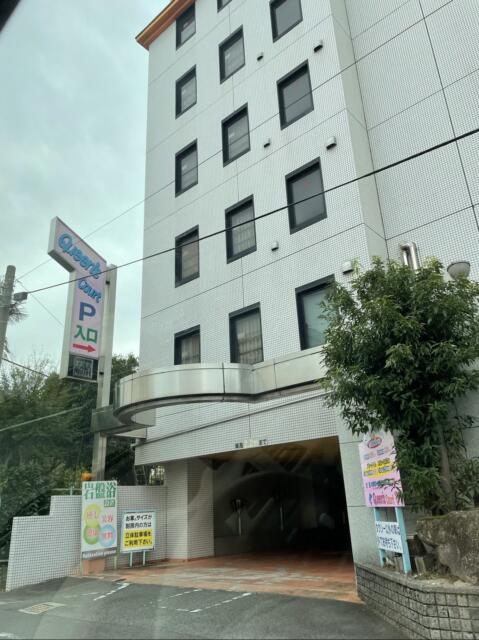 ホテル クインズコート(岡山市/ラブホテル)の写真『昼の入り口』by しょうぴい