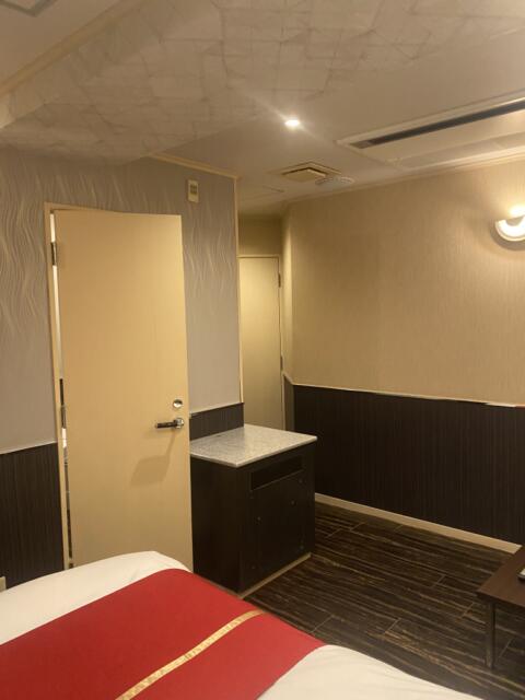 HOTEL CORE 池袋(豊島区/ラブホテル)の写真『302号室(左奥から手前)』by こねほ