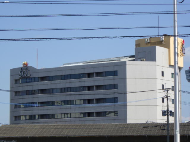HOTEL SOL 福岡（ソル）(福岡市中央区/ラブホテル)の写真『昼の遠景（南西から）』by ホテルレポったー