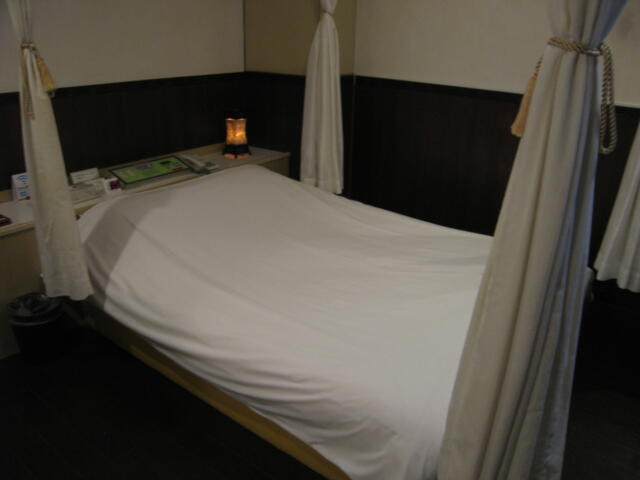 P's Resort Lily（P's Resort別館）(豊島区/ラブホテル)の写真『301号室　ベッド』by nognog