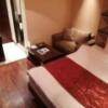 HOTEL VICTORIA RESORT(茅ヶ崎市/ラブホテル)の写真『206号室、ベッド足元側から。(23,10)』by キジ