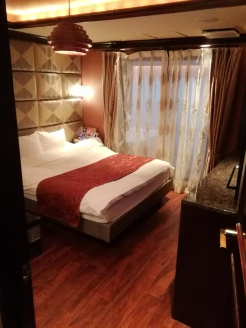 HOTEL VICTORIA RESORT(茅ヶ崎市/ラブホテル)の写真『206号室、玄関から見た部屋です。(23,10)』by キジ