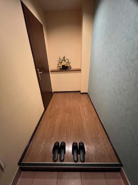 セピア アネックス(焼津市/ラブホテル)の写真『401号室　玄関』by ま〜も〜る〜