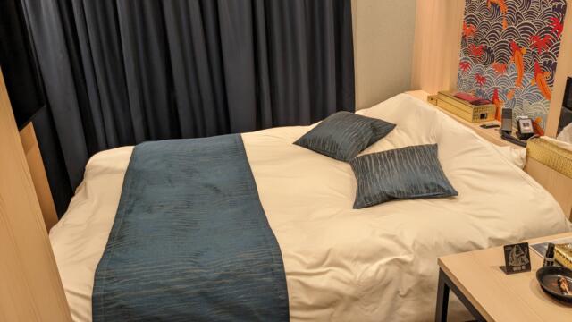 HOTEL ZHIPAGO (ジパゴ)(品川区/ラブホテル)の写真『202号室、ベッド』by 爽やかエロリーマン