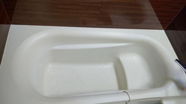 ニューポート(立川市/ラブホテル)の写真『301号室、浴槽です。(23,10)』by キジ