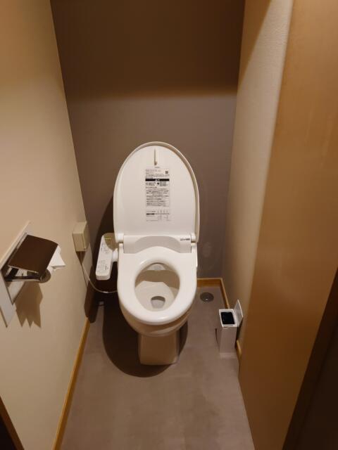 HOTEL 風々(ふふ)(新宿区/ラブホテル)の写真『211号室トイレ』by そこそこの人生