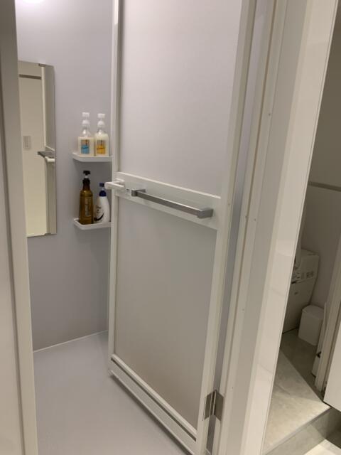 レンタルルーム ASTRO(港区/ラブホテル)の写真『201、バスルームです。レンタルルームと違い、浴槽もあります。が、全体的に狭いかな。』by ゆうじい