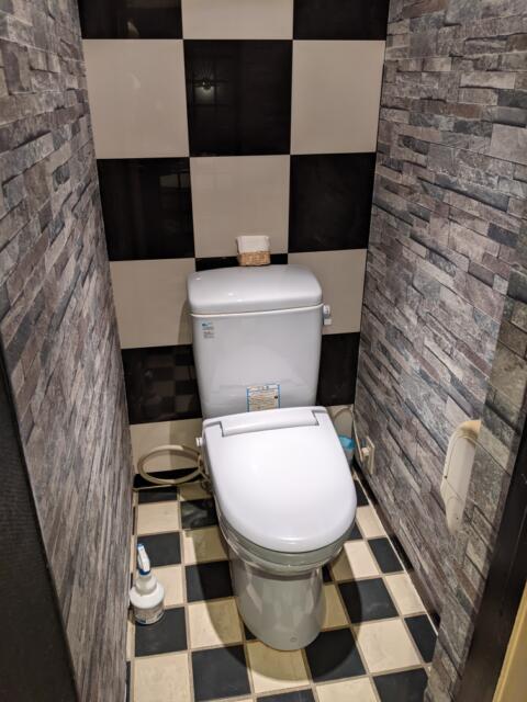 HOTEL GOLD LEAF（ゴールドリーフ）(神戸市中央区/ラブホテル)の写真『306号室 トイレは温熱便座のみ』by きんてつ