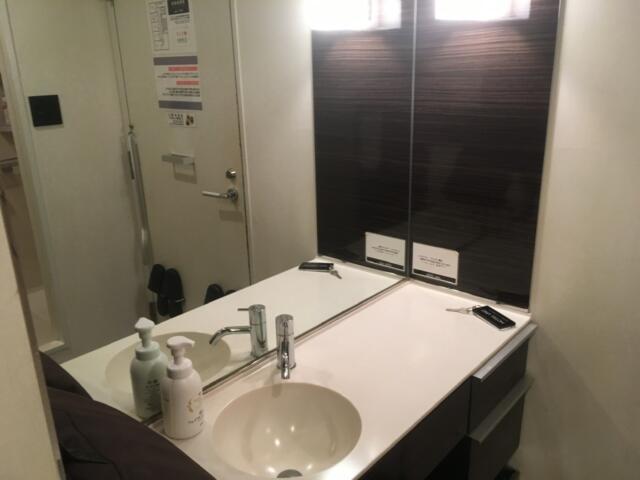 HOTEL UNO(ウノ)(川口市/ラブホテル)の写真『302号室　洗面台』by あらび