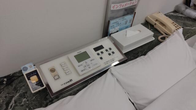 インパル21(小山市/ラブホテル)の写真『401号室、ベッド枕元』by Sparkle
