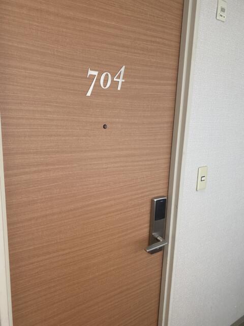 HOTEL SHERWOOD（シャーウッド）(台東区/ラブホテル)の写真『704号室　玄関ドア』by たんげ8008