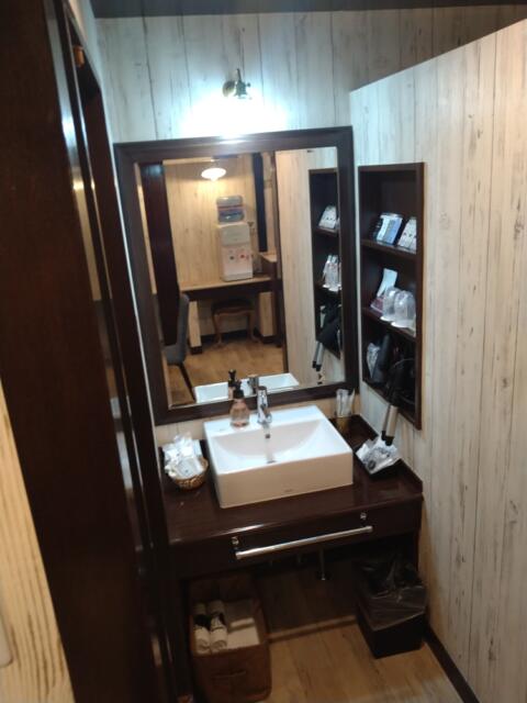 Dispa Resort(ディスパリゾート)(横浜市中区/ラブホテル)の写真『707号室 洗面所』by なめろう