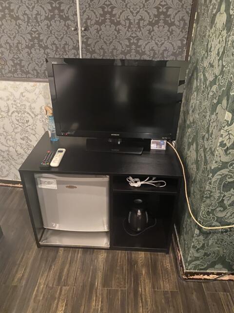池袋グランドホテル(豊島区/ラブホテル)の写真『505号室　TV&amp;冷蔵庫』by たんげ8008