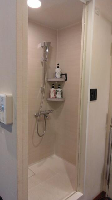 HOTEL UNO(ウノ)(川口市/ラブホテル)の写真『502号室 シャワー室』by _Yama