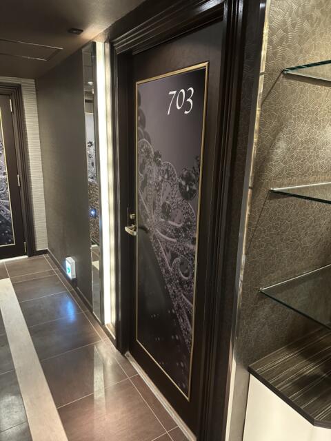 HOTEL P’s resort(豊島区/ラブホテル)の写真『703号室の出入口』by miffy.GTI
