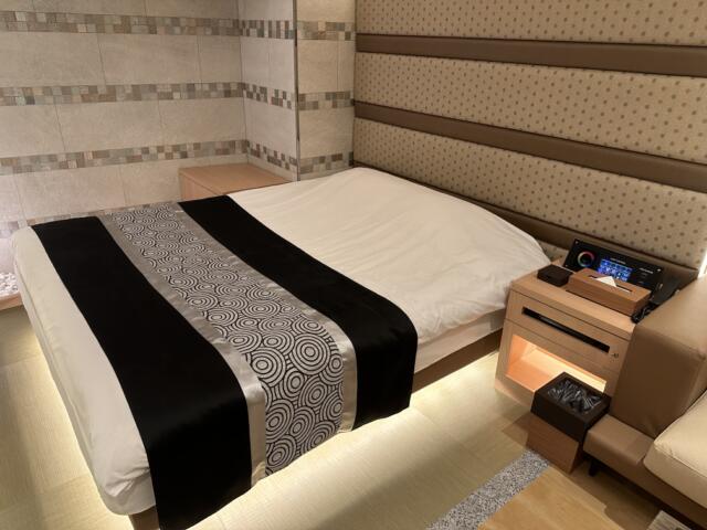 HOTEL P’s resort(豊島区/ラブホテル)の写真『703号室のベッド』by miffy.GTI