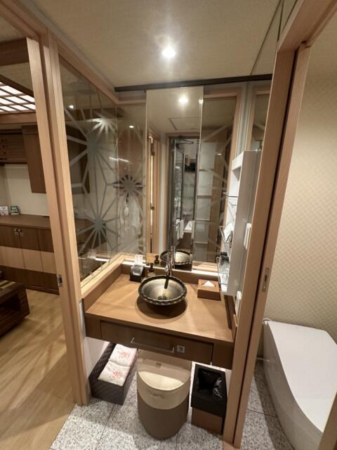 HOTEL P’s resort(豊島区/ラブホテル)の写真『703号室の洗面所』by miffy.GTI