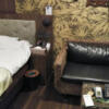HOTEL Balibali ANNEX（バリバリアネックス）(品川区/ラブホテル)の写真『407号室 ベッド周辺（５）』by 午前３時のティッシュタイム