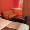 ホテル クレスト　錦糸町(墨田区/ラブホテル)の写真『407号室 ベッド周辺（２）』by 午前３時のティッシュタイム