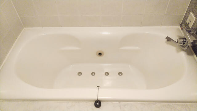 ホテル クレスト　錦糸町(墨田区/ラブホテル)の写真『407号室 バスルーム浴槽』by 午前３時のティッシュタイム