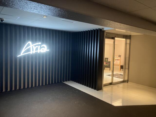 Aria LUXURY HOTEL(アリア　ラグジュアリー　ホテル)(福岡市博多区/ラブホテル)の写真『駐車場からの入り口』by hireidenton