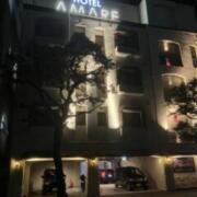 アマーレ(福岡市博多区/ラブホテル)の写真『夜の外観』by hireidenton