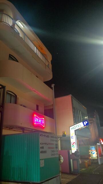 ホテル サンセットイン(横須賀市/ラブホテル)の写真『国道側からの入口です。(23,11)』by キジ