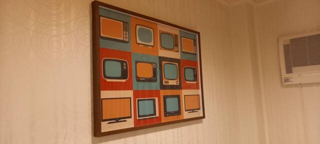 ホテル1987(新宿区/ラブホテル)の写真『401号室　昭和感を演出するポスター画』by angler