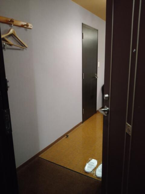 ホテル パルティノン(川崎市川崎区/ラブホテル)の写真『305号室 玄関のドアを開けてすぐの景色』by なめろう