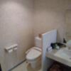 ホテル パルティノン(川崎市川崎区/ラブホテル)の写真『305号室 洗面所の左にトイレ。HPを見た感じこのホテルは全室こういう造りっぽい。ウォシュレットが使えなかった。』by なめろう