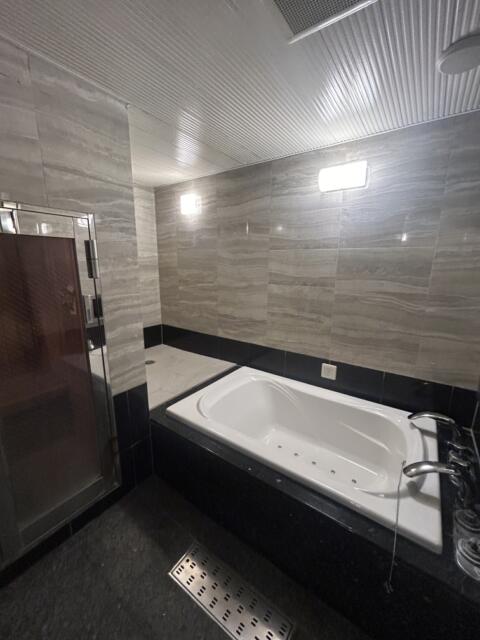 HOTEL MASHA（マシャ）(豊島区/ラブホテル)の写真『501号室浴室』by 無法松