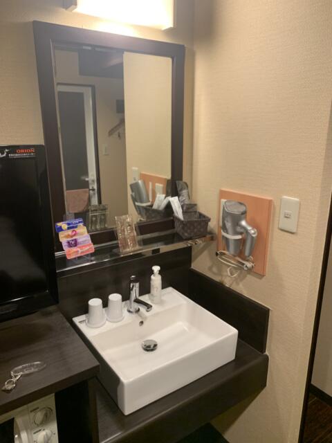 ホテル ピュア・アジアン(墨田区/ラブホテル)の写真『604号室　洗面台』by 東京都
