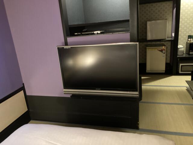 HOTEL  YAYAYA弐番館(台東区/ラブホテル)の写真『202号室　テレビ　VOD未対応』by ワーカー